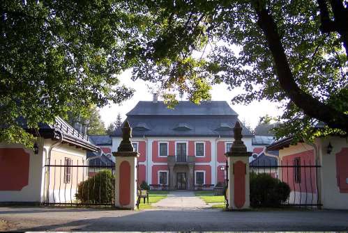 Lovecký zámeček Karlštejn